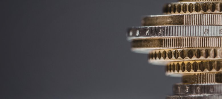 Website Bilder - Geld Nahaufnahme von mehreren Euro- und Cent Münzen