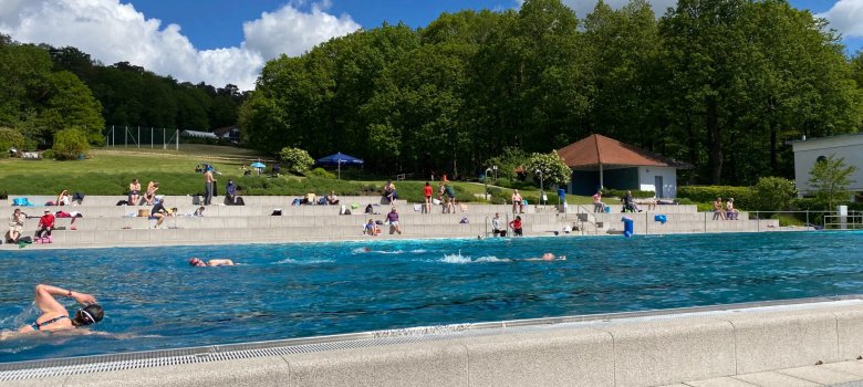 Schwimmbecken des Waldschwimmbads