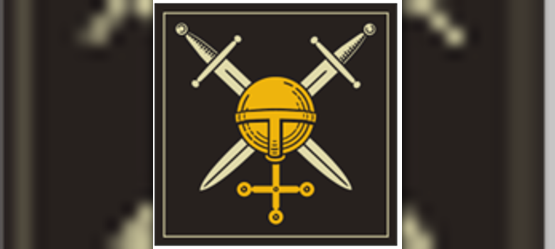 Quadratisches Logo mit einem orangefarbenen Helm, einem darunterliegenden Kreuz und zwei gekreuzten Schwertern auf schwarzem Hintergrund.