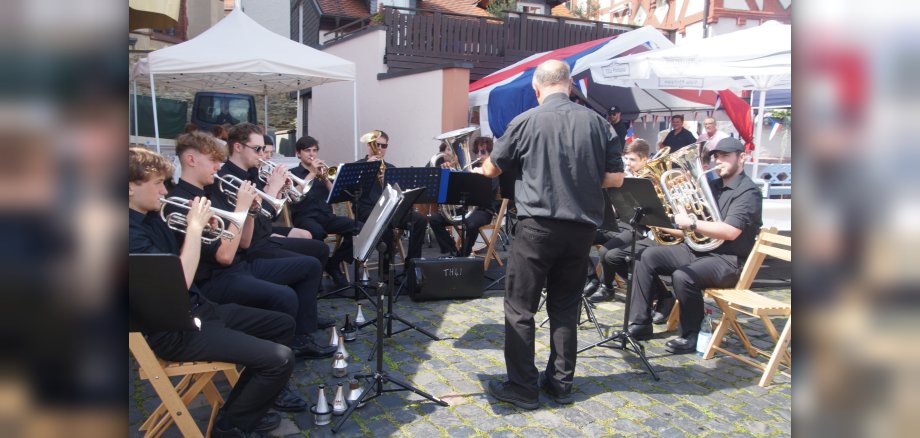 Die Jugend-Brass-Band aus Kronbergs walisischer Partnerstadt Aberystwyth wird auch beim diesjährigen Kunst- und Weinmarkt mehrere Kostproben ihres musikalischen Könnens geben.