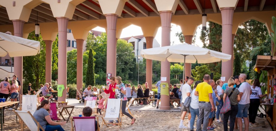 Am 31. Juli kommen Kronberger und Waliser am StadtStrand zusammen, um dort das 30-jährige Bestehen der Städtepartnerschaft zu feiern. Am 31. Juli kommen Kronberger und Waliser am StadtStrand zusammen, um dort das 30-jährige Bestehen der Städtepartnerschaft zu feiern.